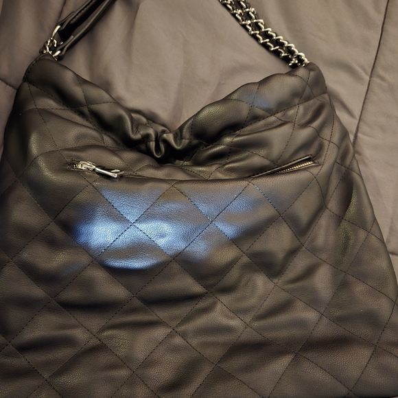 Handbags - Elegant Black Quilted Shoulder Bag